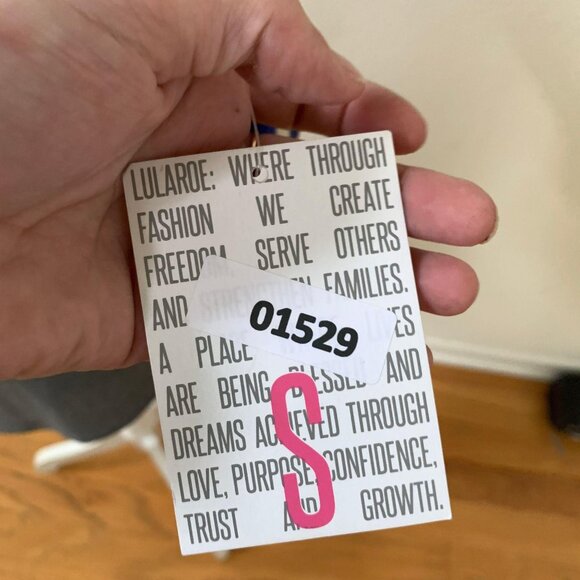 LuLaRoe Randy S Gray Shirt With Patriotic Raglan Sleeves Featuring Uncle Sam & R - Picture 4 of 5